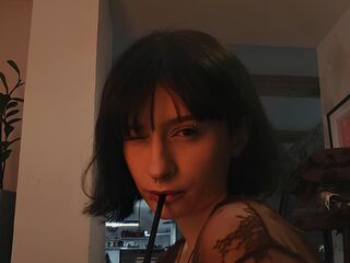 BereniceDwight's Live cam tips and shows Profile Image