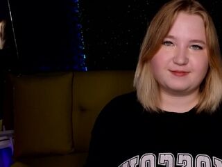 ChimberWo's Watch live cam girls online Profile Image