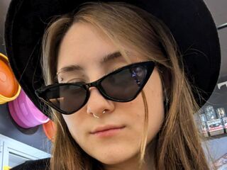 EasterCaris's VIP live cam experiences Profile Image