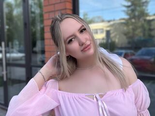 KellyHowell's Live cam group shows Profile Image