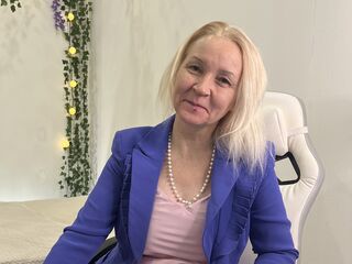 YesmyMilana's Live sex cam chat Profile Image